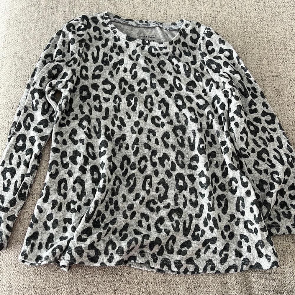 24 Jumping Beans softest tee shirt
